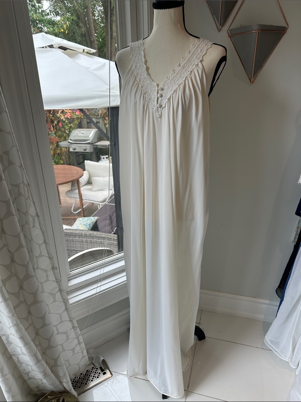 VINTAGE White Ivory Lace-Trim Nightgown Slip Maxi Dress V-Neck Lingerie Medium